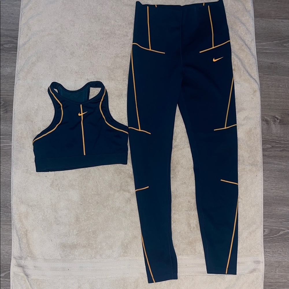 Nike Women's Dark Blue and Orange Leggings